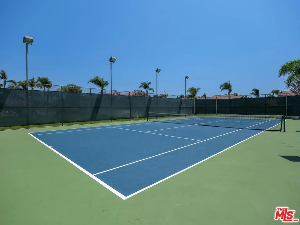 7825 Seaglen Drive Huntington Beach, CA 92648