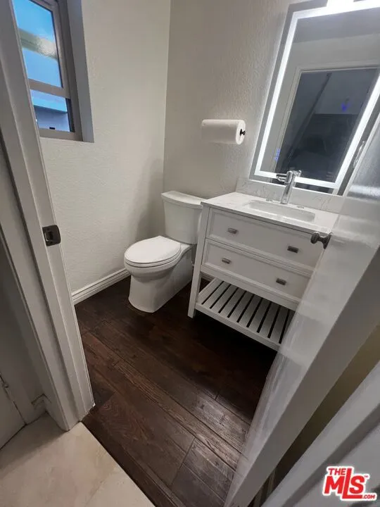 7825 Seaglen Drive Huntington Beach, CA 92648