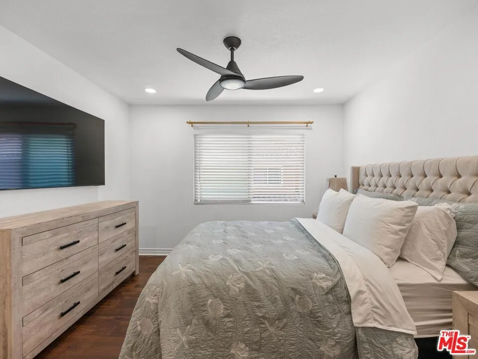 7825 Seaglen Drive Huntington Beach, CA 92648
