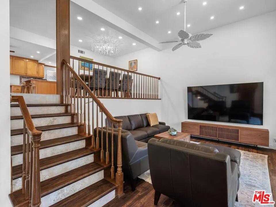 7825 Seaglen Drive Huntington Beach, CA 92648