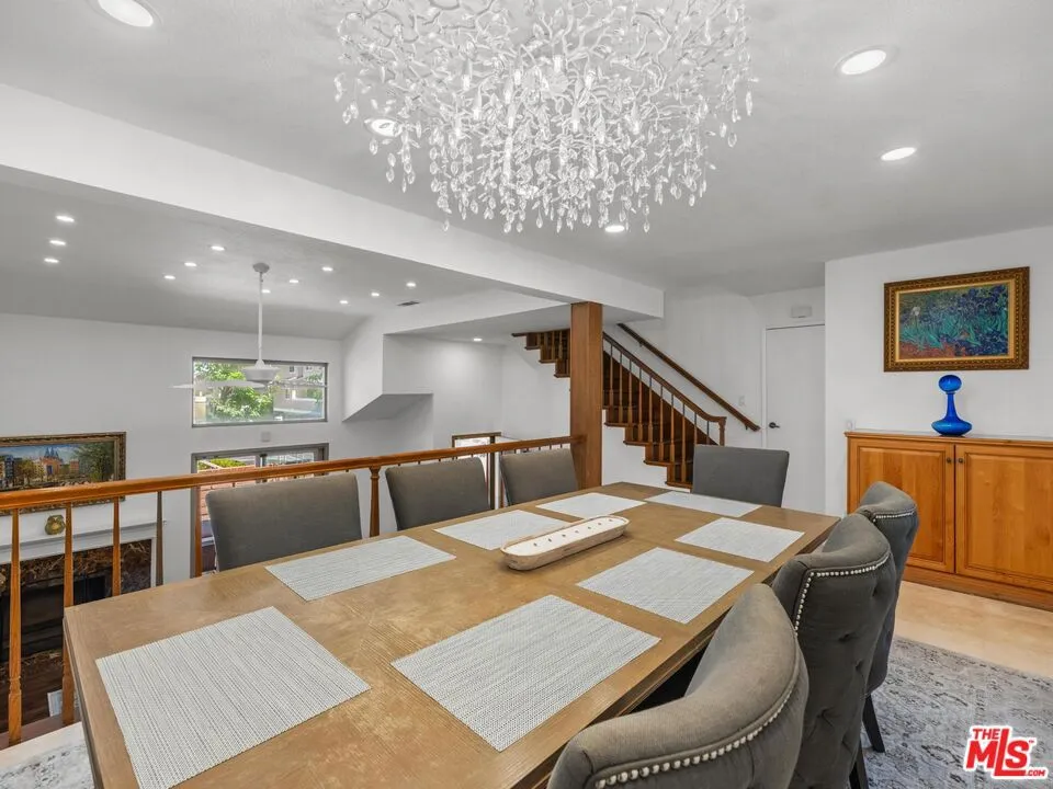 7825 Seaglen Drive Huntington Beach, CA 92648
