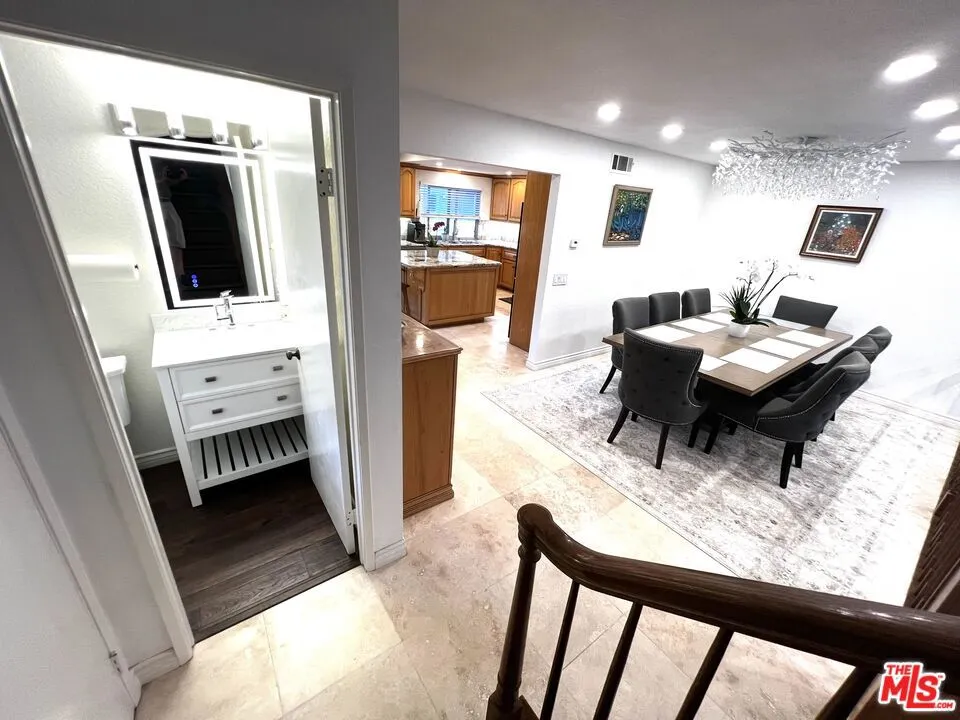 7825 Seaglen Drive Huntington Beach, CA 92648