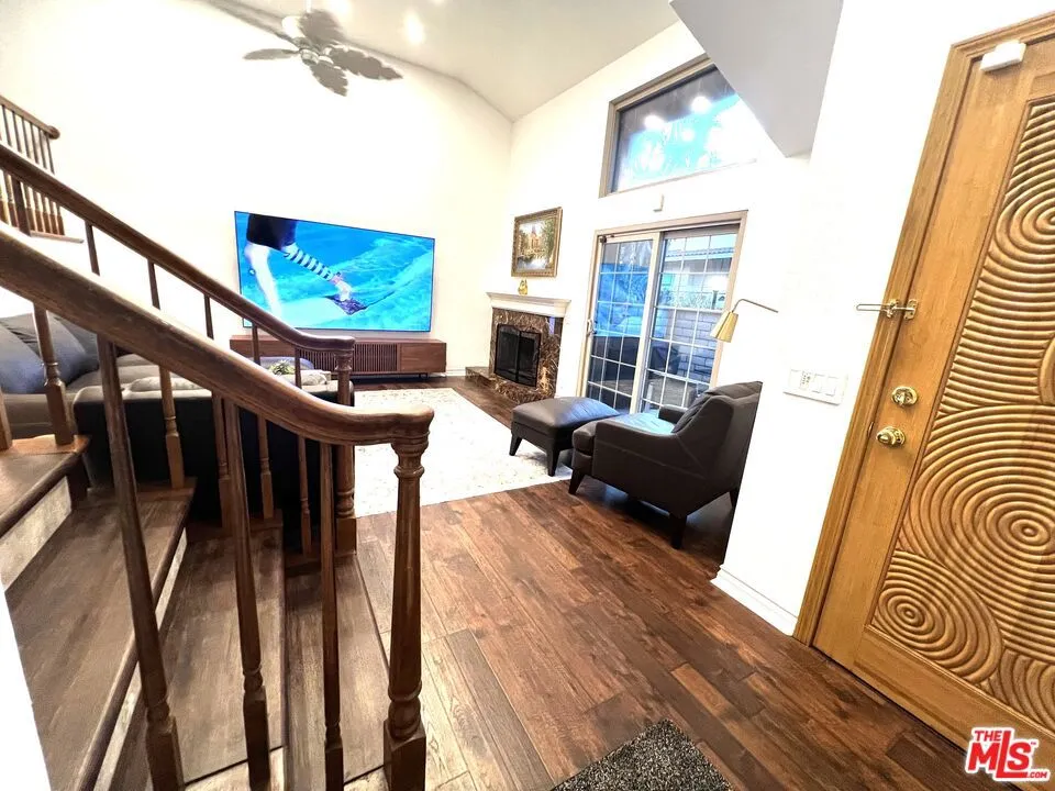 7825 Seaglen Drive Huntington Beach, CA 92648