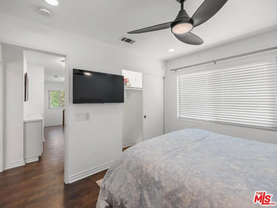7825 Seaglen Drive Huntington Beach, CA 92648