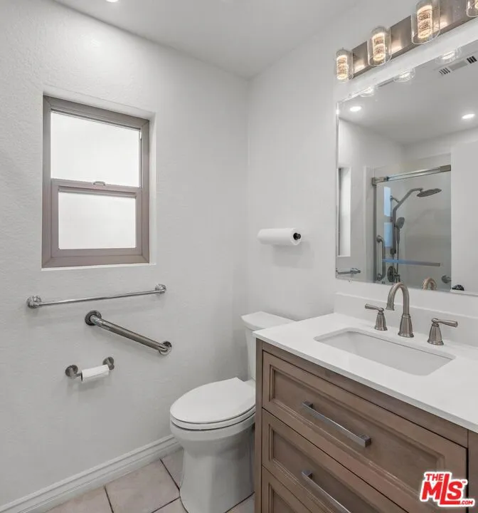7825 Seaglen Drive Huntington Beach, CA 92648