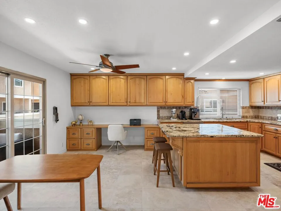 7825 Seaglen Drive Huntington Beach, CA 92648