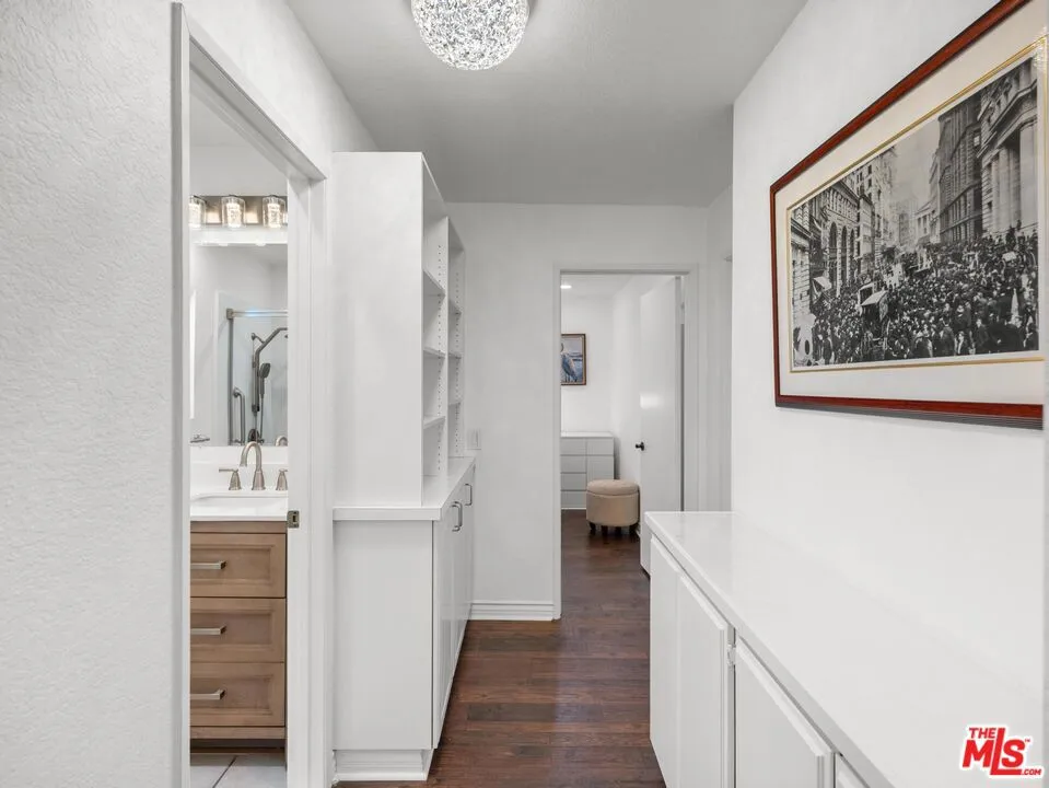 7825 Seaglen Drive Huntington Beach, CA 92648