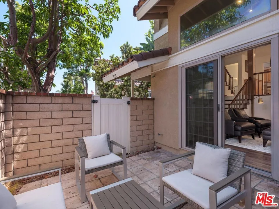 7825 Seaglen Drive Huntington Beach, CA 92648