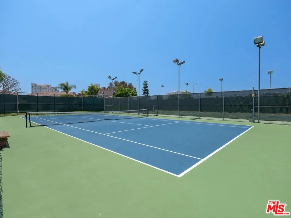 7825 Seaglen Drive Huntington Beach, CA 92648