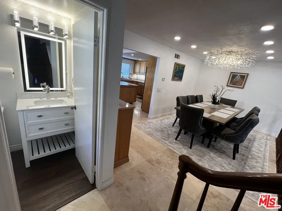 7825 Seaglen Drive Huntington Beach, CA 92648