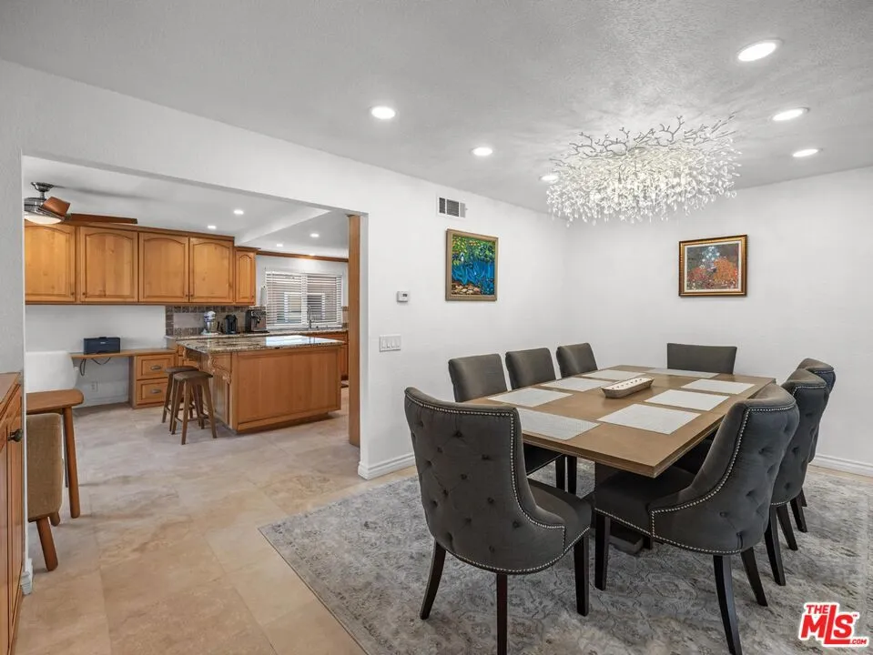 7825 Seaglen Drive Huntington Beach, CA 92648