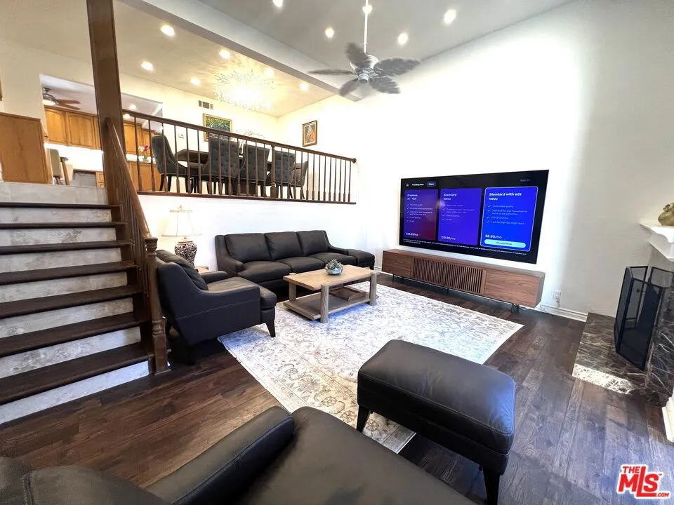 7825 Seaglen Drive Huntington Beach, CA 92648