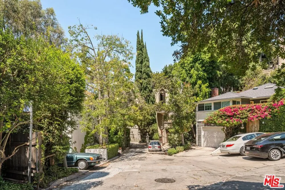 2065 Watsonia Terrace Los Angeles, CA 90068