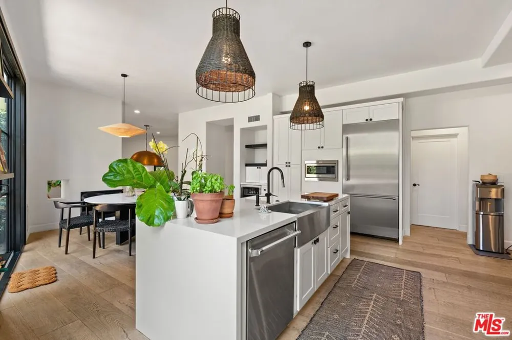 2065 Watsonia Terrace Los Angeles, CA 90068
