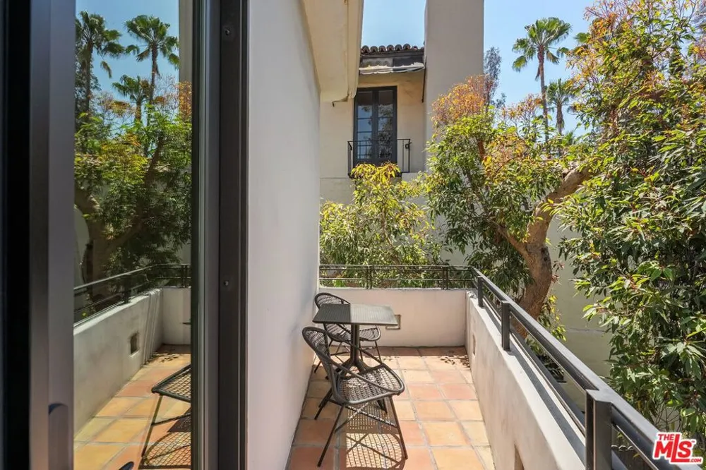 2065 Watsonia Terrace Los Angeles, CA 90068