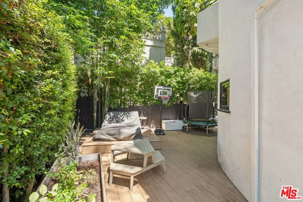 2065 Watsonia Terrace Los Angeles, CA 90068