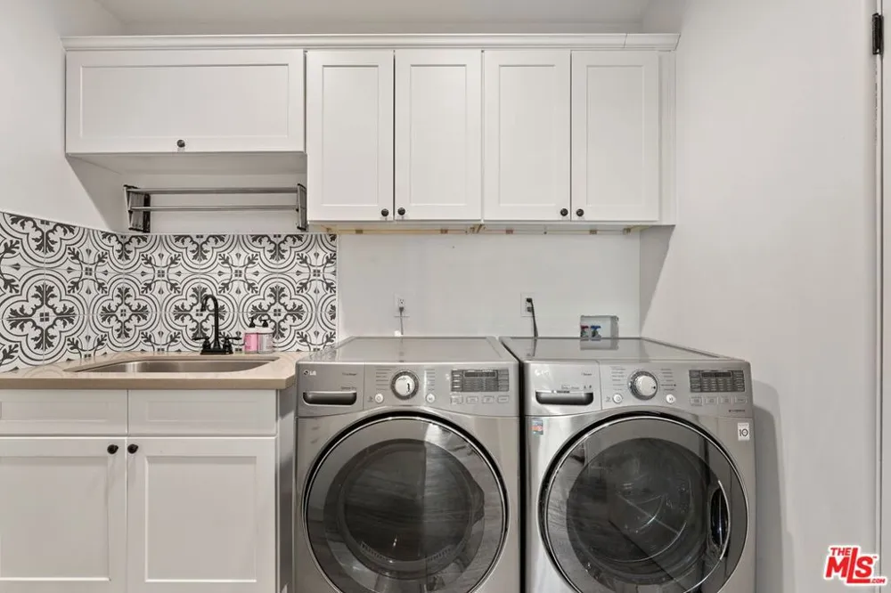 2065 Watsonia Terrace Los Angeles, CA 90068