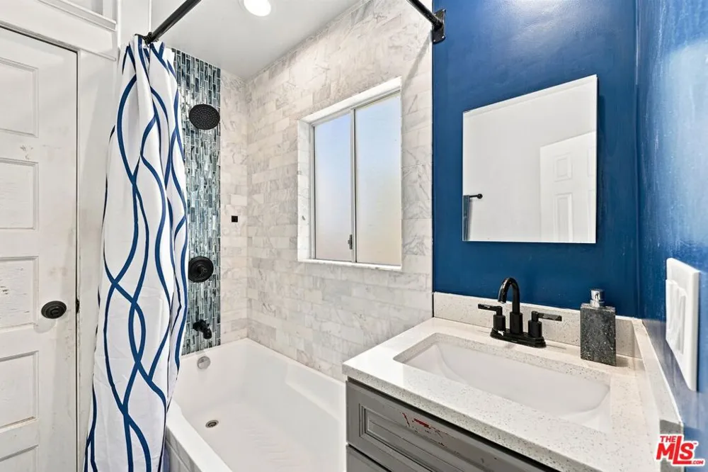 3927 Arlington Avenue Leimert Park, CA 90008