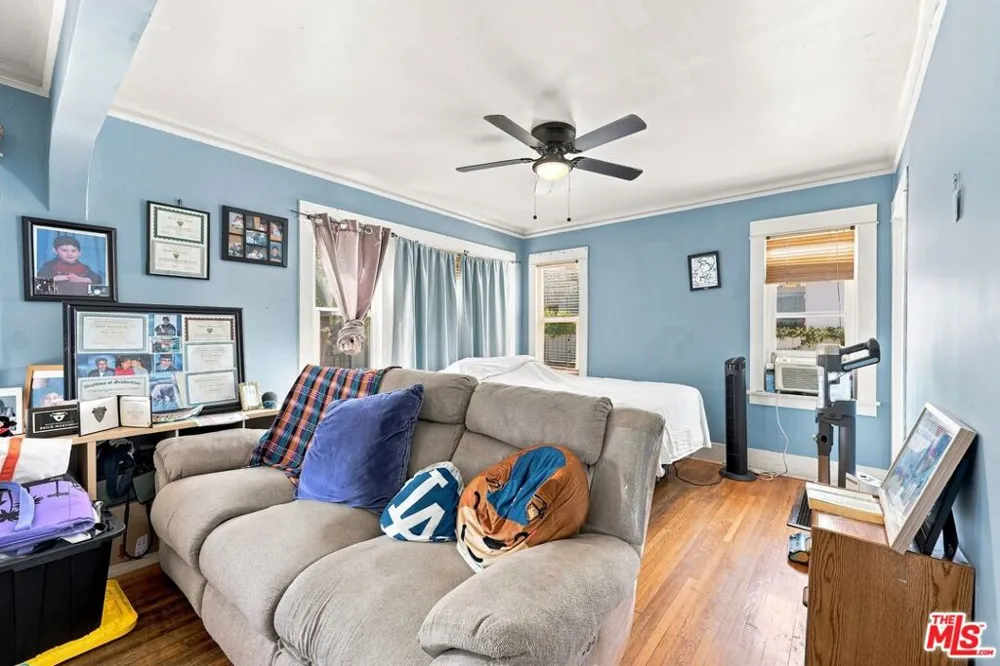 3927 Arlington Avenue Leimert Park, CA 90008