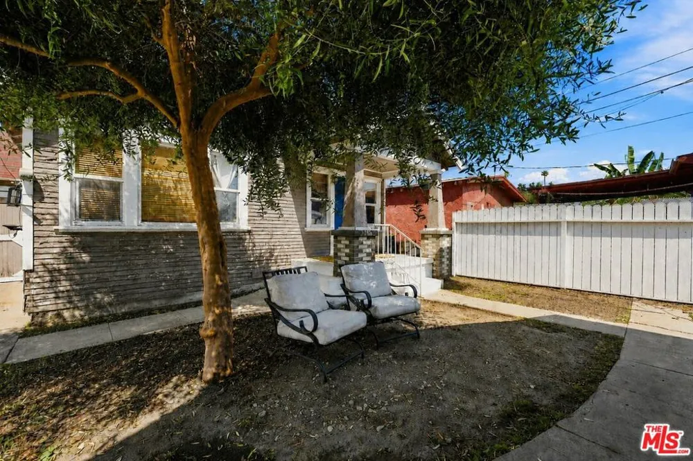 3927 Arlington Avenue Leimert Park, CA 90008