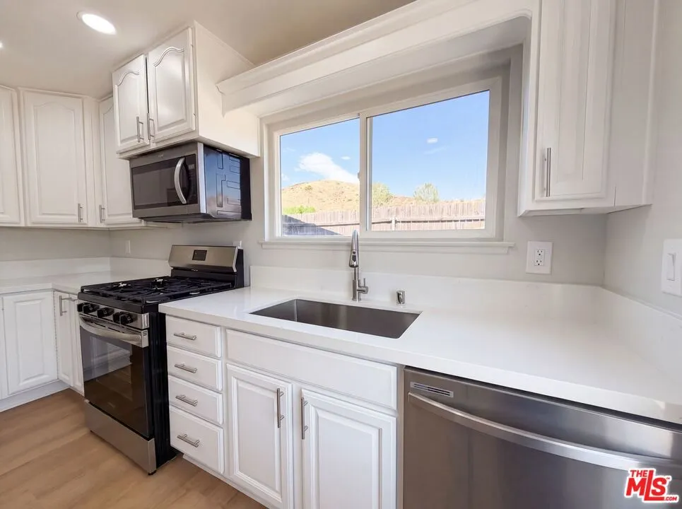 14602 Rosecourt Drive Santa Clarita, CA 91387
