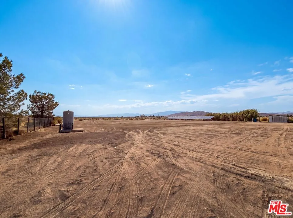 1401 60th Street Rosamond, CA 93560