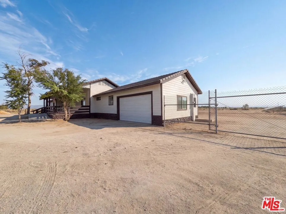 1401 60th Street Rosamond, CA 93560