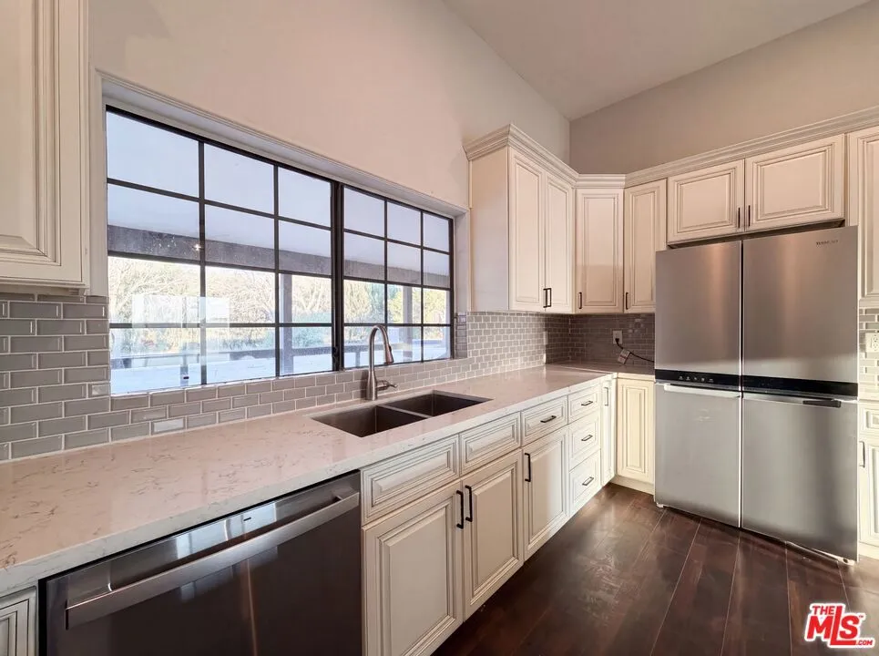 1401 60th Street Rosamond, CA 93560