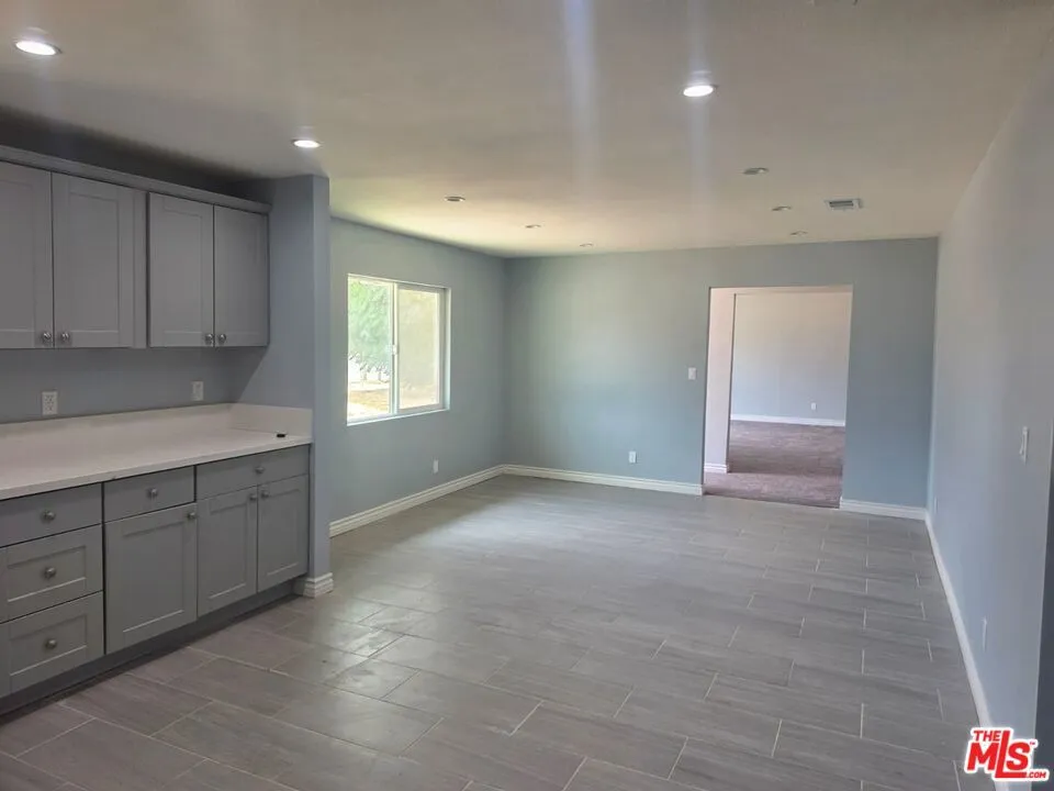 10107 E Avenue R14 Littlerock, CA 93543