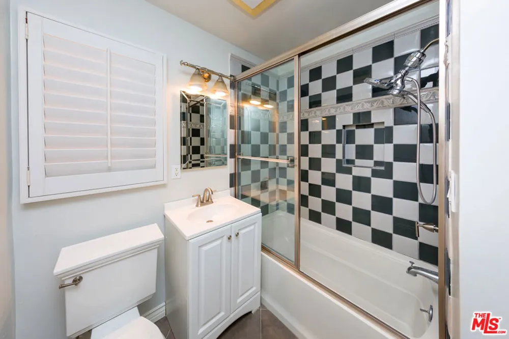 9808 Hillgreen Place Beverly Hills, CA 90212