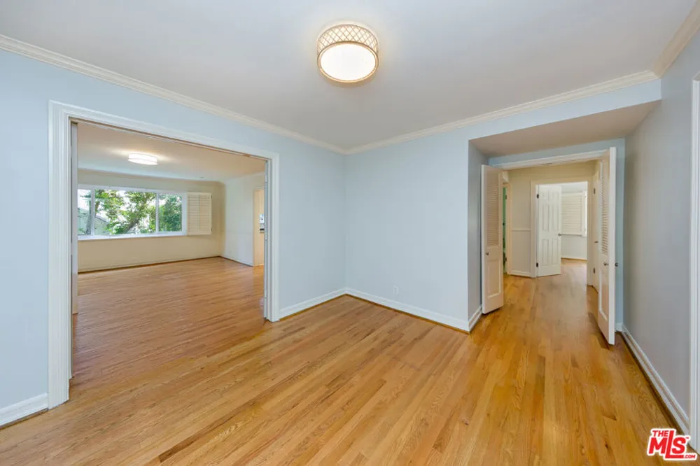 9808 Hillgreen Place Beverly Hills, CA 90212