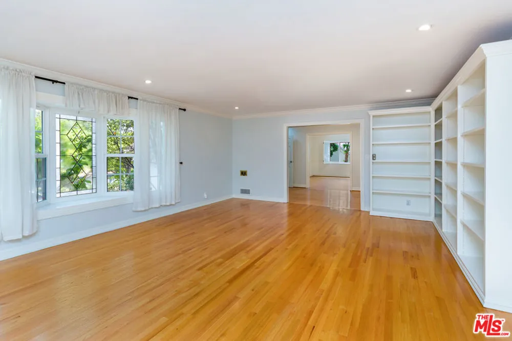 9808 Hillgreen Place Beverly Hills, CA 90212