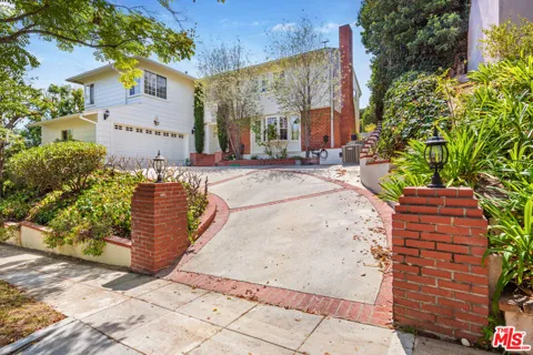 9808 Hillgreen Place