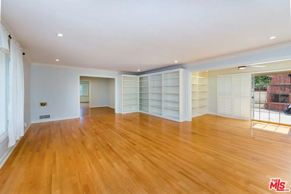 9808 Hillgreen Place Beverly Hills, CA 90212