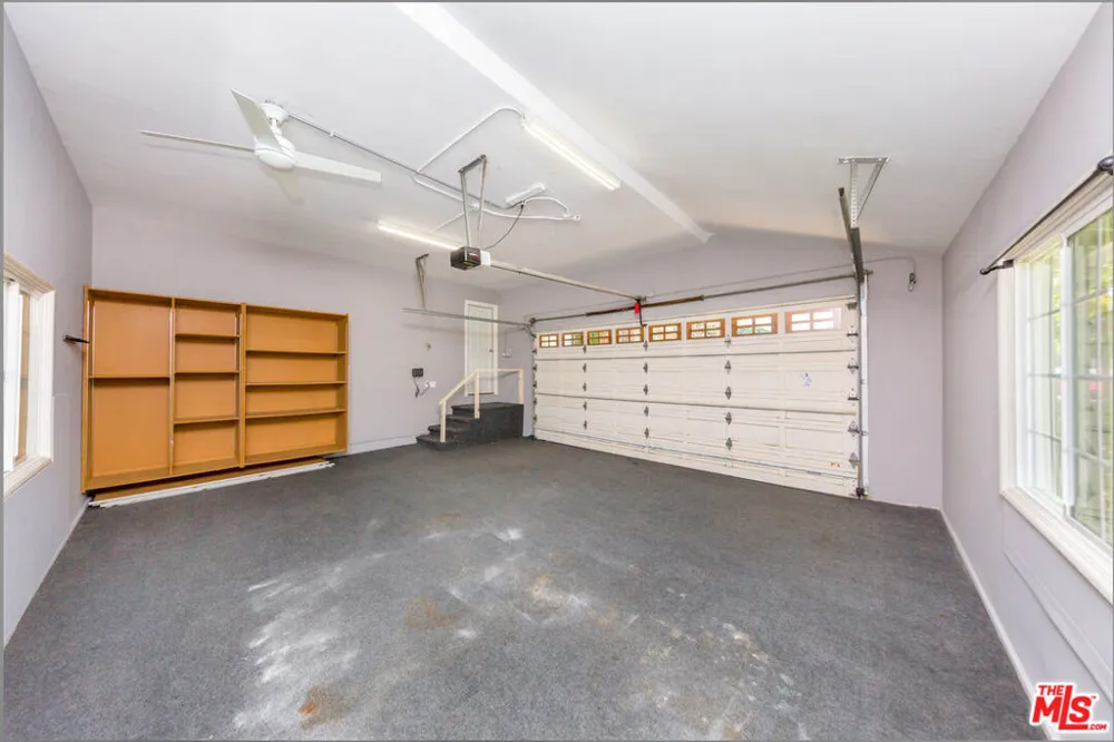 9808 Hillgreen Place Beverly Hills, CA 90212