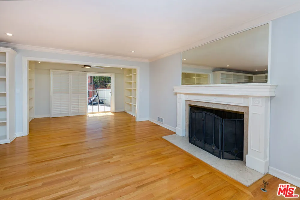 9808 Hillgreen Place Beverly Hills, CA 90212