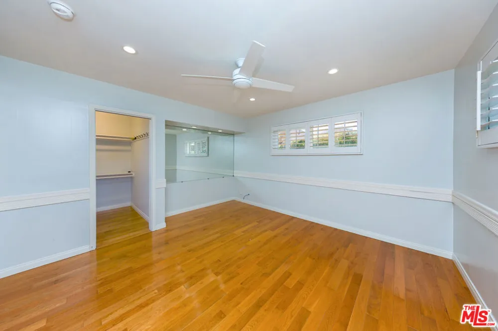 9808 Hillgreen Place Beverly Hills, CA 90212