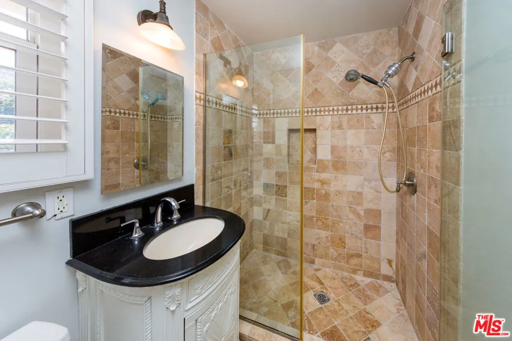 9808 Hillgreen Place Beverly Hills, CA 90212