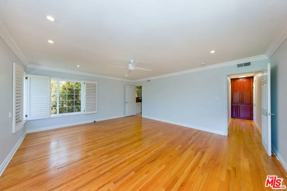 9808 Hillgreen Place Beverly Hills, CA 90212