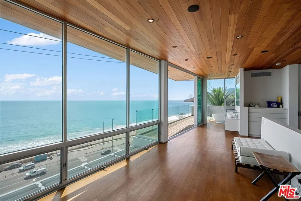 17415 Castellammare Drive Pacific Palisades, CA 90272
