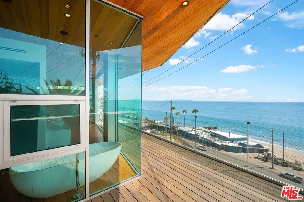 17415 Castellammare Drive Pacific Palisades, CA 90272