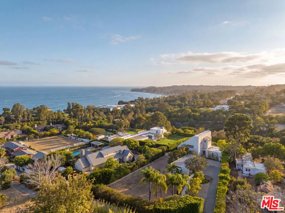 27553 pacific Coast Highway Malibu, CA 90265