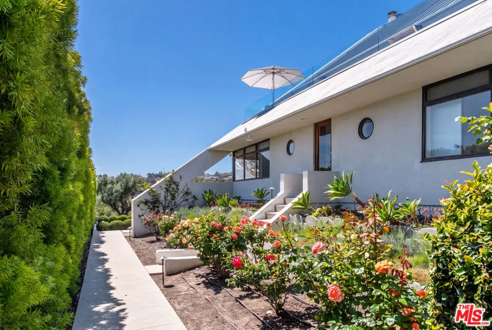 27553 pacific Coast Highway Malibu, CA 90265