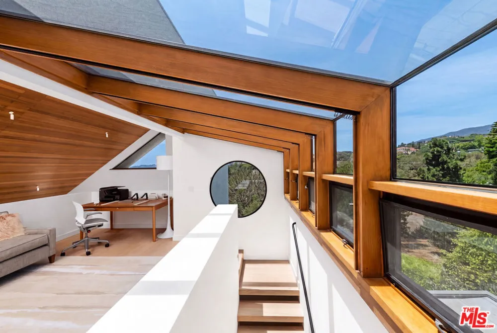 27553 pacific Coast Highway Malibu, CA 90265