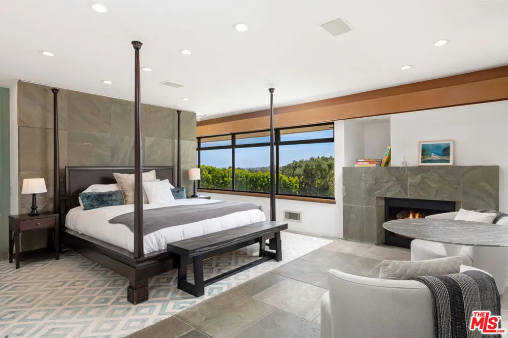 27553 pacific Coast Highway Malibu, CA 90265