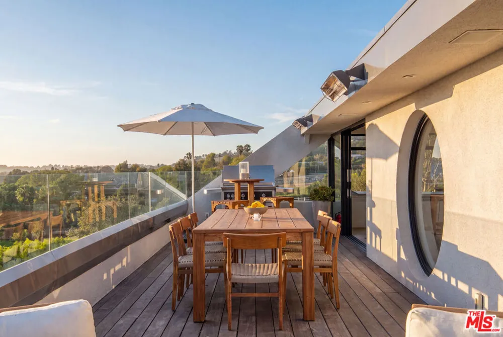 27553 pacific Coast Highway Malibu, CA 90265