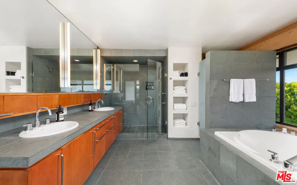 27553 pacific Coast Highway Malibu, CA 90265
