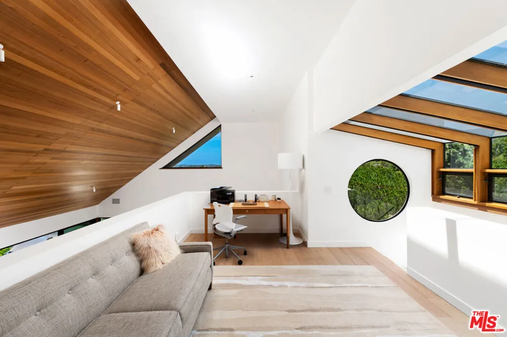 27553 pacific Coast Highway Malibu, CA 90265