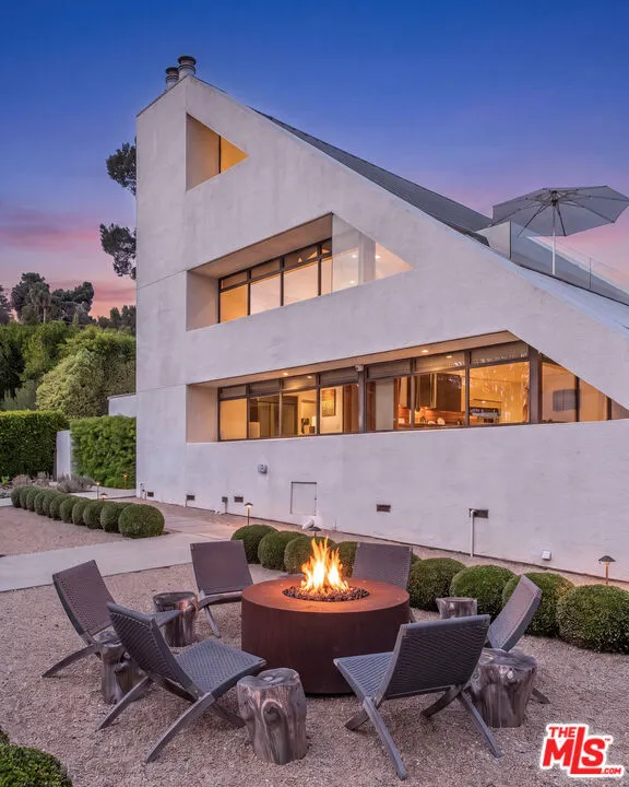 27553 pacific Coast Highway Malibu, CA 90265