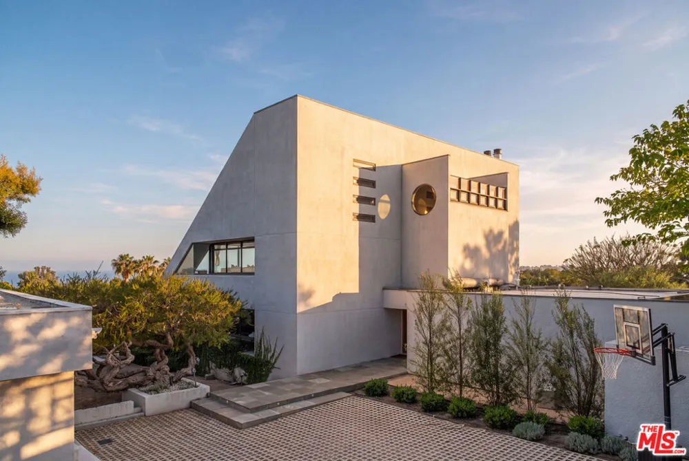 27553 pacific Coast Highway Malibu, CA 90265